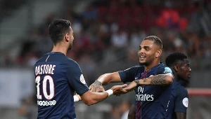 Javier Pastore (z lewej) świętuje zdobycie bramki