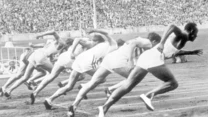 Igrzyska w Berlinie w 1936 roku. To tu Jesse Owens zdobył cztery złote medale. Triumfował na 100 m, 200 m, w skoku w dal i w sztafecie 4x100 m.