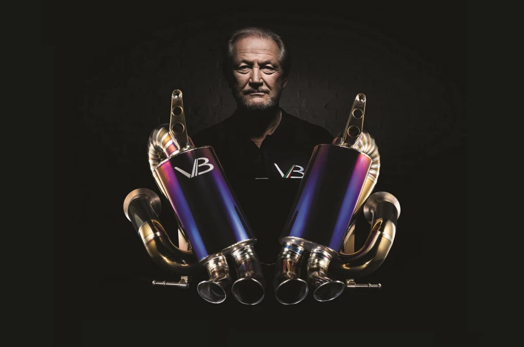 Valentino Balboni z firmowanym przez siebie układem wydechowym