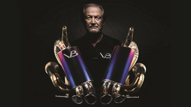 Valentino Balboni z sygnowanym swoim nazwiskiem wydechem