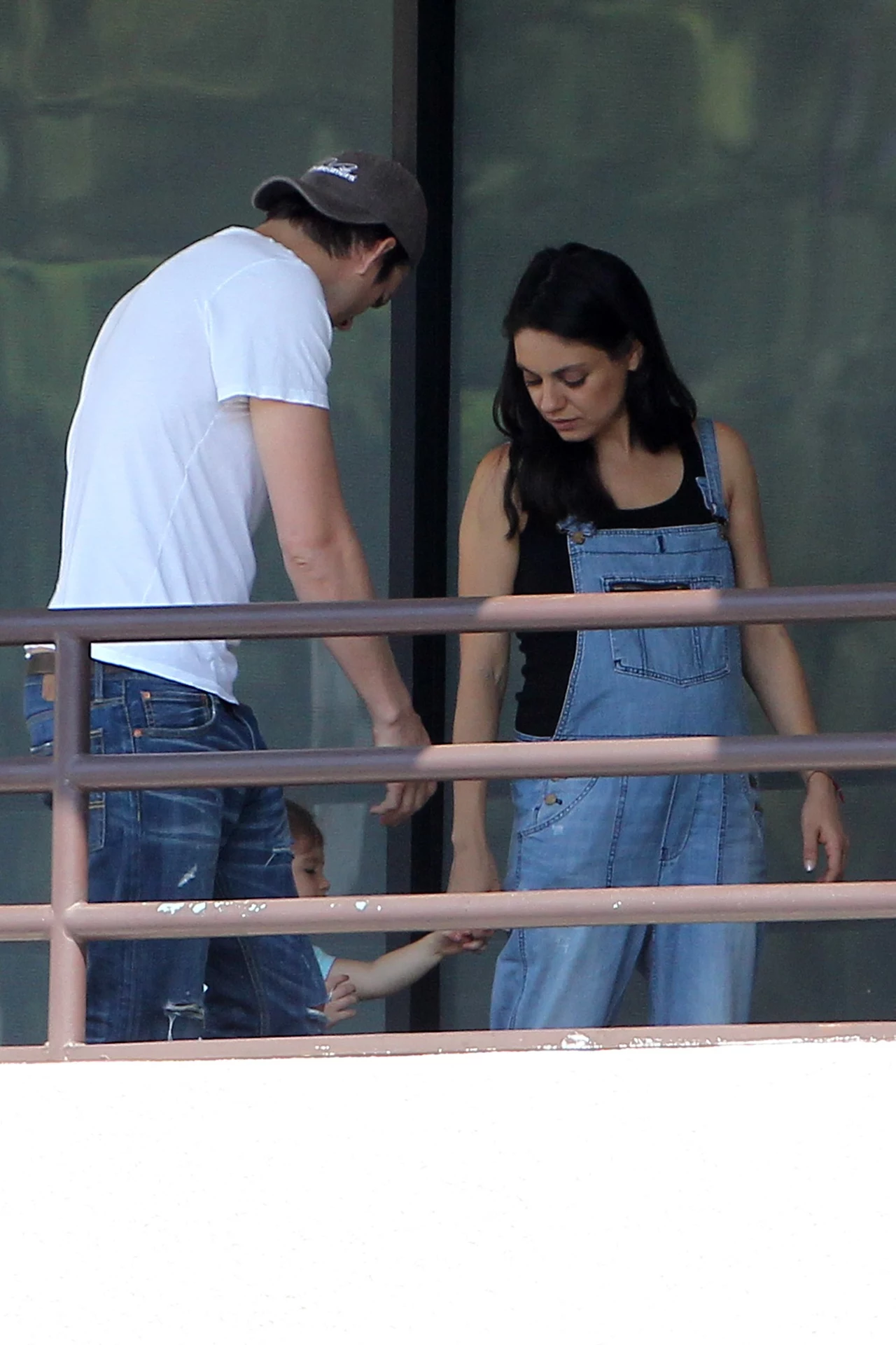 Mila Kunis z rodziną Mila Kunis z rodziną