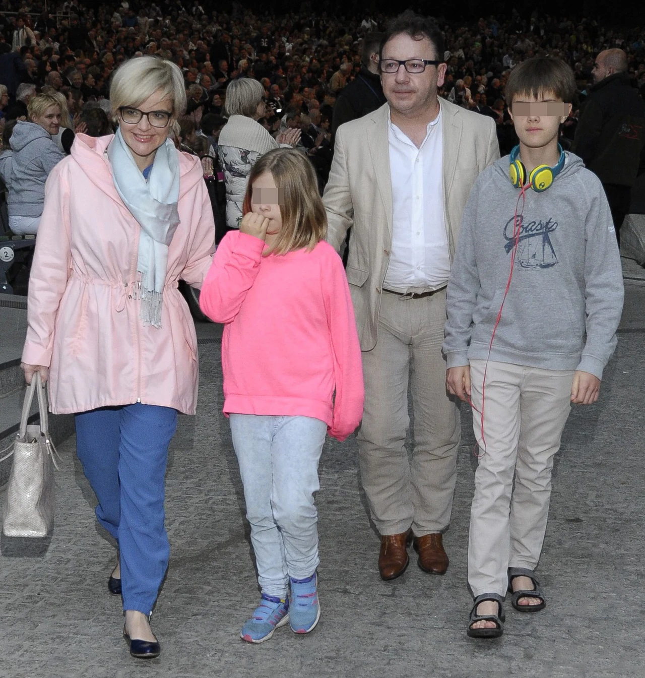 Monika ze Zbyszkiem i dziećmi