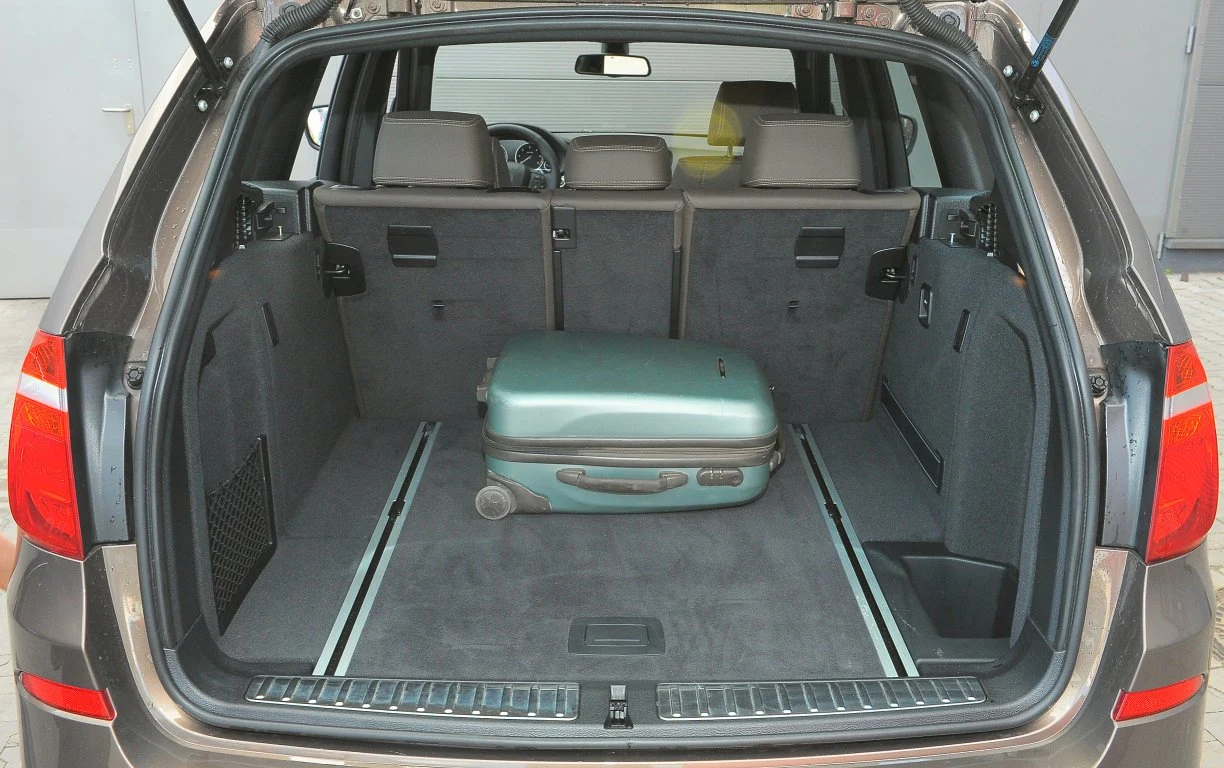 550-1660 l: fantastyczny wynik. Również wykończenie zasługuje na wysoką ocenę. Roleta waży wyjątkowo mało i łatwo ją wyjąć. 550-1660 l: fantastyczny wynik. Również wykończenie zasługuje na wysoką ocenę. Roleta waży wyjątkowo mało i łatwo ją wyjąć.