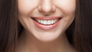 Gdy czujesz, że tworzy się opryszczka lub zajad możesz przecierać skórę patyczkiem nasączonym olejkiem tymiankowym lub lawendowym