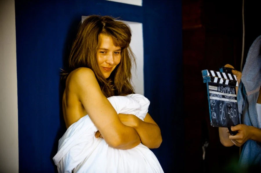 W debiucie Tomasza Wasilewskiego "W sypialni" (2012) Herman zagrała pierwszą w karierze główną rolę kinową.

Jej 40-letnia bohaterka, chcąc ukryć się przed rodziną, wyjeżdża do Warszawy. Nie mając środków do życia, umawia się przez Internet z przypadkowymi mężczyznami. Podczas spotkań usypia niedoszłych kochanków proszkami nasennymi i spędza całe noce w ich mieszkaniach.

- "W sypialni" jest filmem jednej roli i należy od początku do końca do Katarzyny Herman. Aktorce w tej psycho-monodramowej konwencji udało się stworzyć najciekawszą kreację w dotychczasowej karierze, co zauważyli już jurorzy koszalińskiego festiwalu Młodzi i Film, przyznając Herman nagrodę Małego Jantara - pisał recenzent Interii.