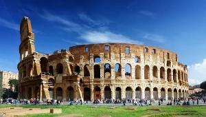 W krajach chętnie odwiedzanych przez Polaków obowiązują różne zakazy. W Rzymie trzeba uważać na niedopałki