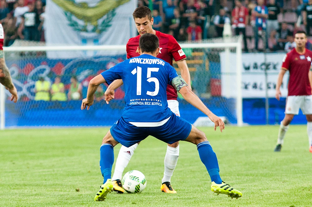 Wisła Kraków przegrała z Ruchem Chorzów 1-2 (1-1) w 5. kolejce Lotto Ekstraklasy