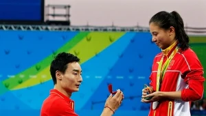 He Zi przyjęła oświadczyny Qin Kaia