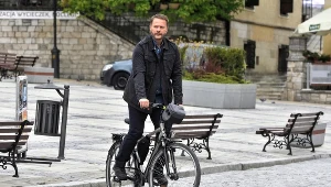 Artur Żmijewski na planie 16. serii "Ojca Mateusza".