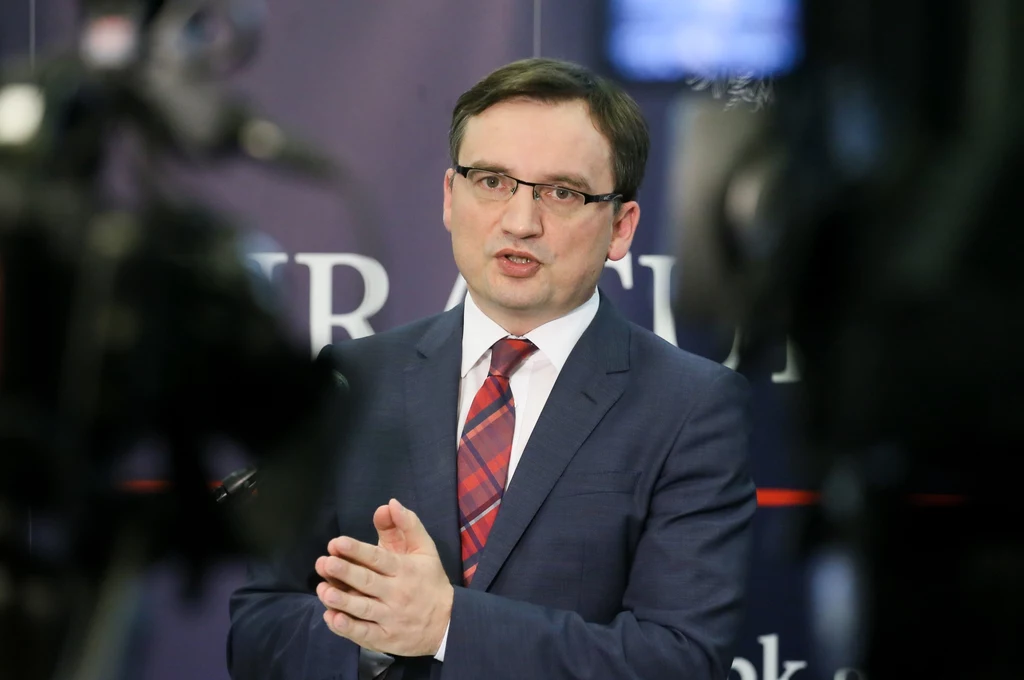 Minister sprawiedliwości i prokurator generalny Zbigniew Ziobro podczas konferencji prasowej Minister sprawiedliwości i prokurator generalny Zbigniew Ziobro podczas konferencji prasowej