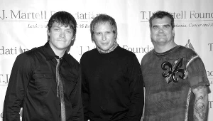 Matt Roberts (w środku) zmarł w wieku 38 lat