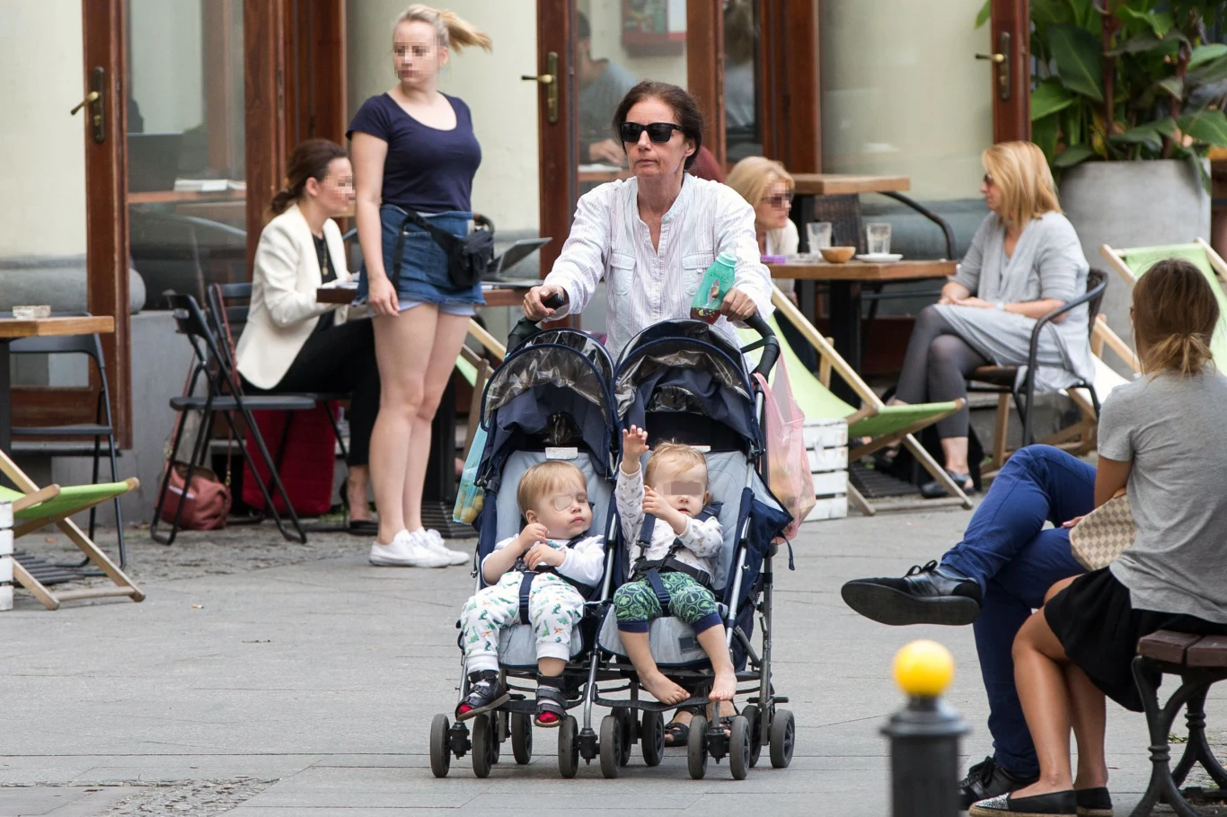 Barbara Sienkiewicz z dziećmi na spacerze! Barbara Sienkiewicz z dziećmi na spacerze!