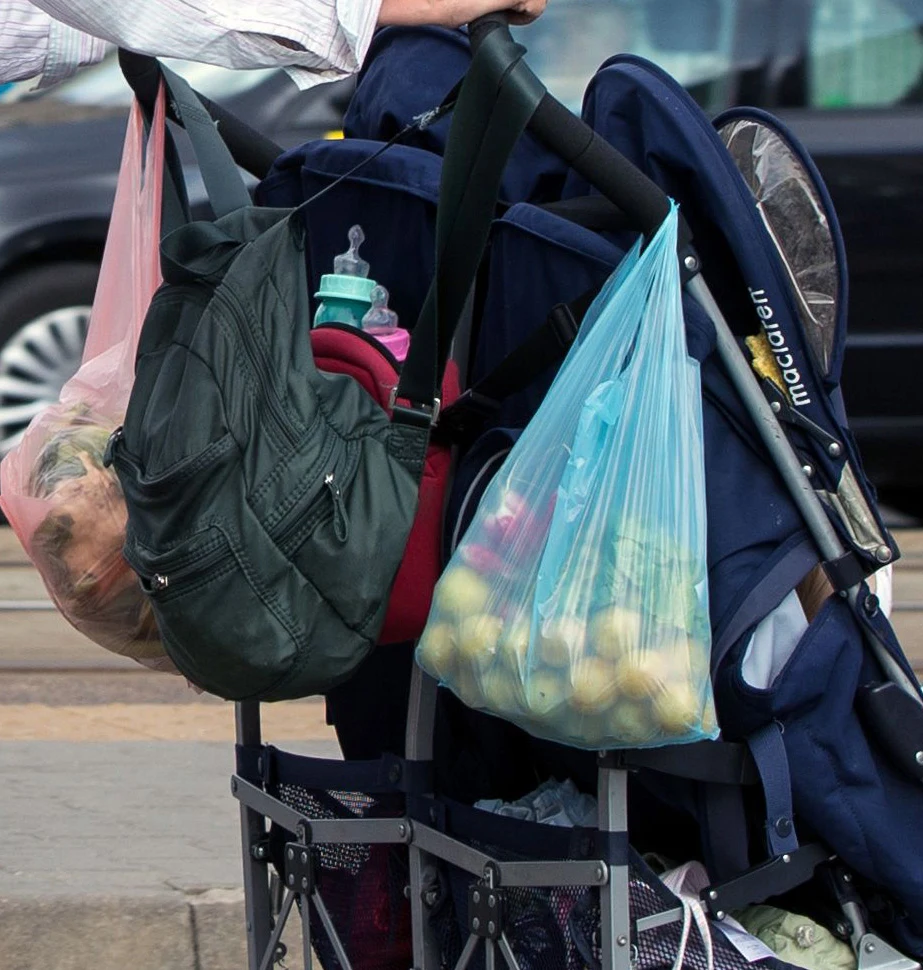 Kupiła zdrowe warzywa i owoce Kupiła zdrowe warzywa i owoce