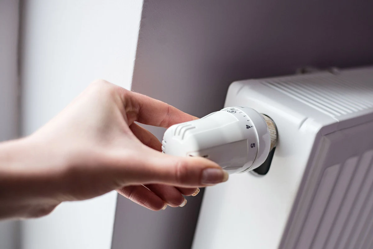 Jakie będą ceny ciepła w 2024 r.? Rząd jeszcze nie zadecydował, czy będą one zamrożone tak jak w tym roku Jakie będą ceny ciepła w 2024 r.? Rząd jeszcze nie zadecydował, czy będą one zamrożone tak jak w tym roku