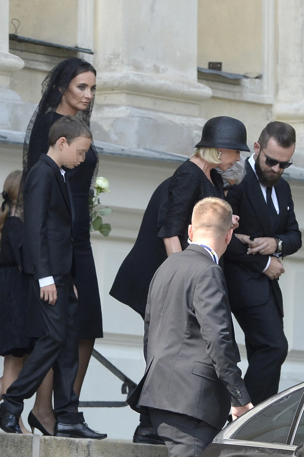 Rodzina Kulczyków na pogrzebie biznesmena Rodzina Kulczyków na pogrzebie biznesmena