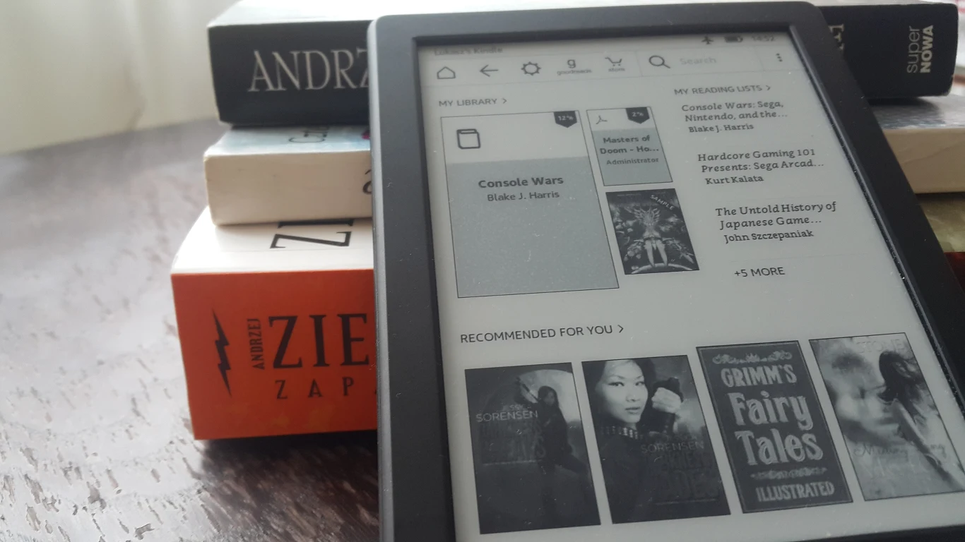 System operacyjny oraz sklep Amazon Kindle pozostają bez zmian. Nadal po angielsku. Książek po polsku praktycznie brak System operacyjny oraz sklep Amazon Kindle pozostają bez zmian. Nadal po angielsku. Książek po polsku praktycznie brak