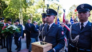 Uroczystości pogrzebowe urny z prochami kpt. Kazimierza Spornego na poznańskim cmentarzu Miłostowo