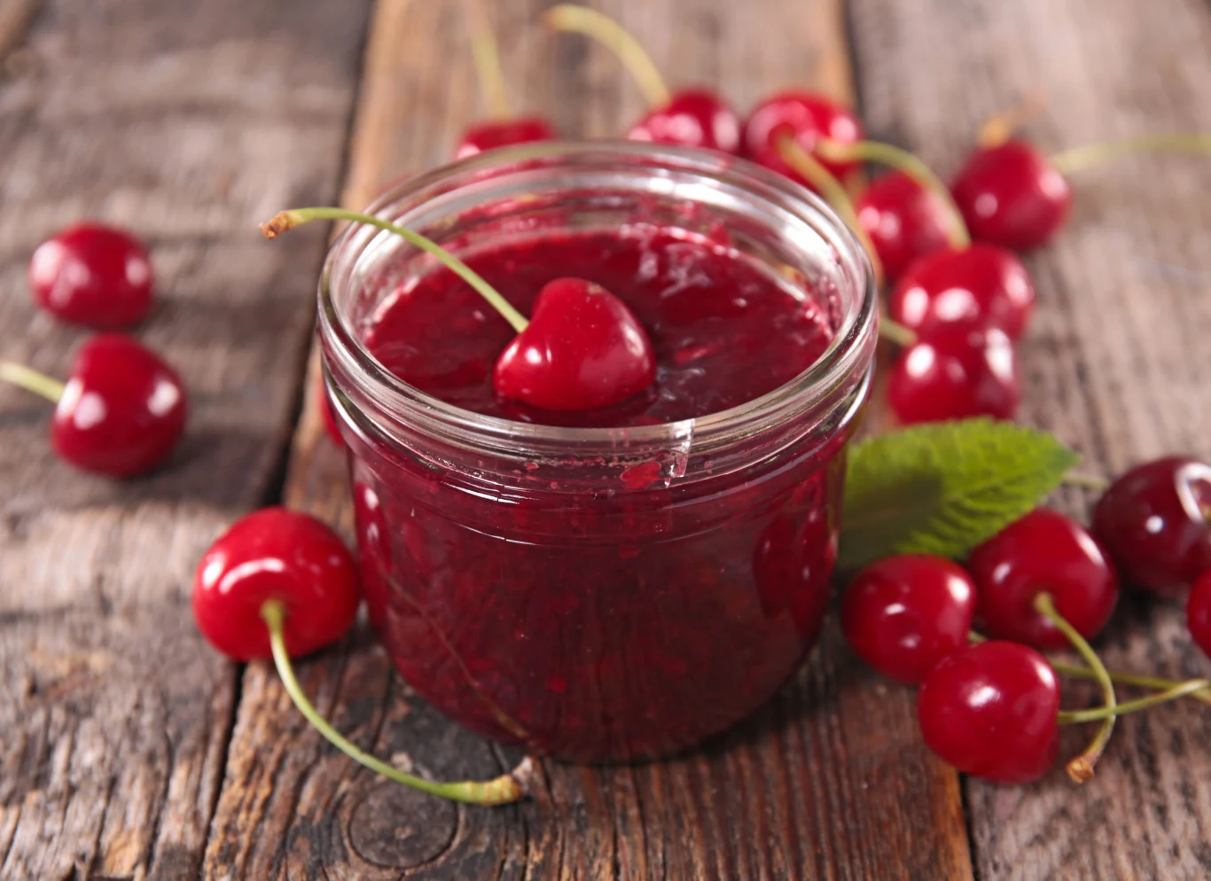 Do przygotowania fit pączków warto używać dżemu niskosłodzonego