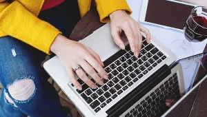 Tylko do 17 maja pracodawcy mają czas, żeby przystosować miejsca pracowników do nowych przepisów