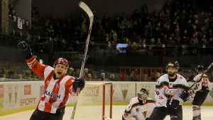 Damian Kapica z Comarch/Cracovii i Martin Vozdecky z GKS-u Tychy nie wiedzą, kto z kim i kiedy zagra w lidze.