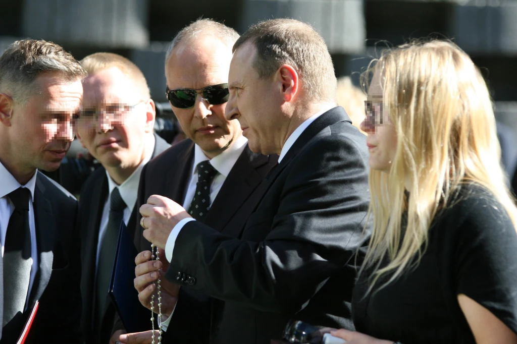 Bracia Kurscy na pogrzebie mamy Bracia Kurscy na pogrzebie mamy