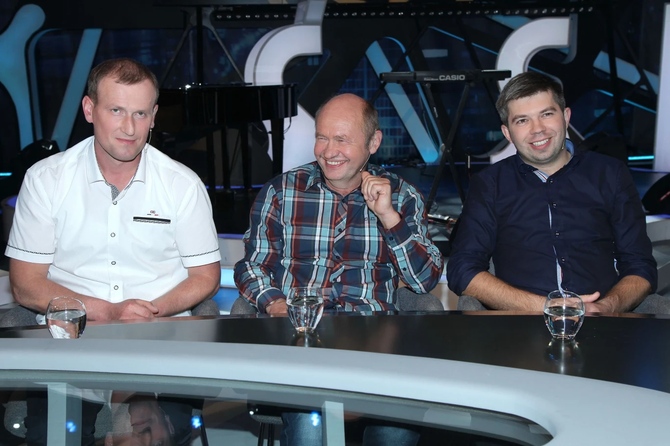 Szakiewicz z innymi uczestnikami "Rolnik szuka żony" Szakiewicz z innymi uczestnikami "Rolnik szuka żony"