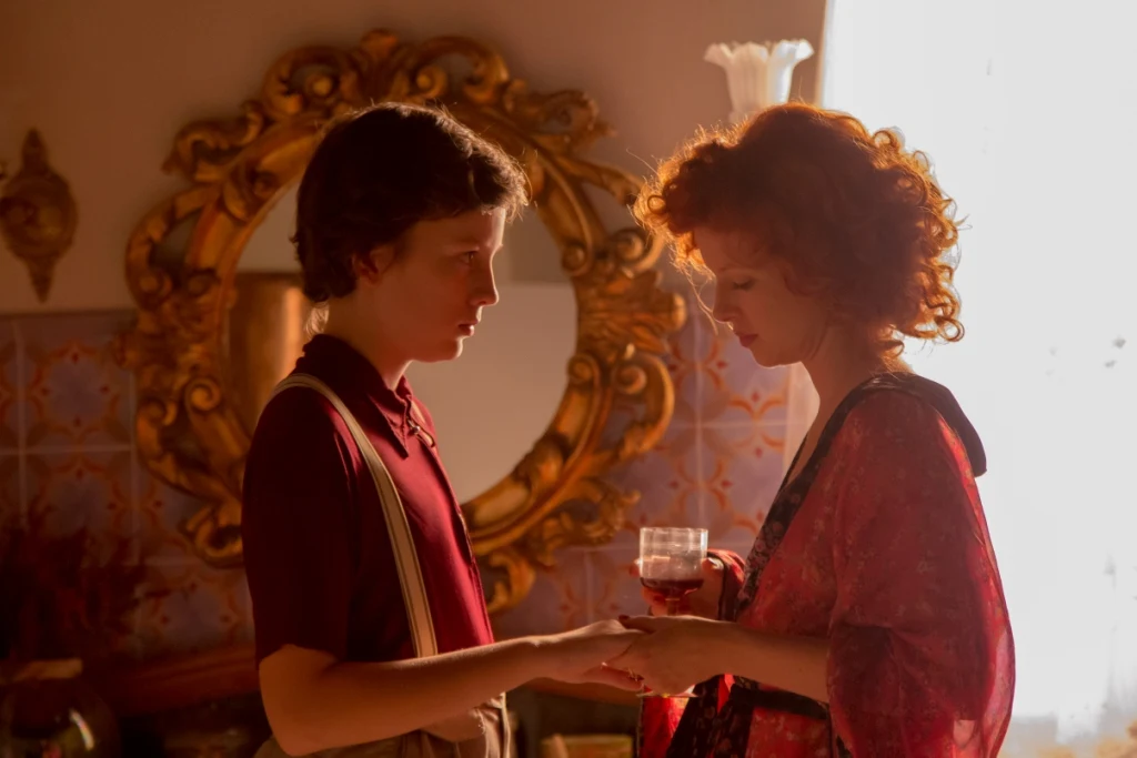 „Szczęście świata” – taki tytuł nosi nowy film Michała Rosy, twórcy wielokrotnie nagradzanych obrazów: „Co słonko widziało”, „Cisza” i „Rysa”. To pełna magii, humoru i wzruszeń historia mieszkańców niezwykłej kamienicy na Śląsku – pięknej Róży, zauroczonych nią mężczyzn i kobiet, zazdrosnych o jej wdzięki. 

„Szczęście świata” znalazło się w prestiżowym gronie filmów zakwalifikowanych do Konkursu Głównego 41. edycji Festiwalu Filmowego w Gdyni.

W obsadzie produkcji, przywodzącej na myśl światowe hity „Amelia” i „Grand Budapest Hotel”, wystąpiły topowe nazwiska polskiej kinematografii, m.in.: Karolina Gruszka, Agata Kulesza i Krzysztof Stroiński.
