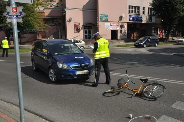 Miejsce wypadku. Rowerzysta został poważnie ranny