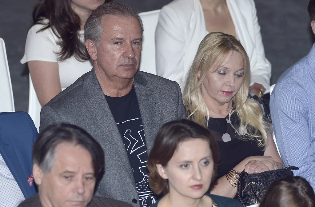 Tomasz Stockinger na meczu tenisowym aktorów z udziałem fotoreporterów