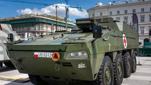Spółki Polskiej Grupy Zbrojeniowej podpisały z Agencją Uzbrojenia umowy na dostawę sprzętu dla Wojska Polskiego. Zdjęcie ilustracyjne. Opancerzony Rosomak