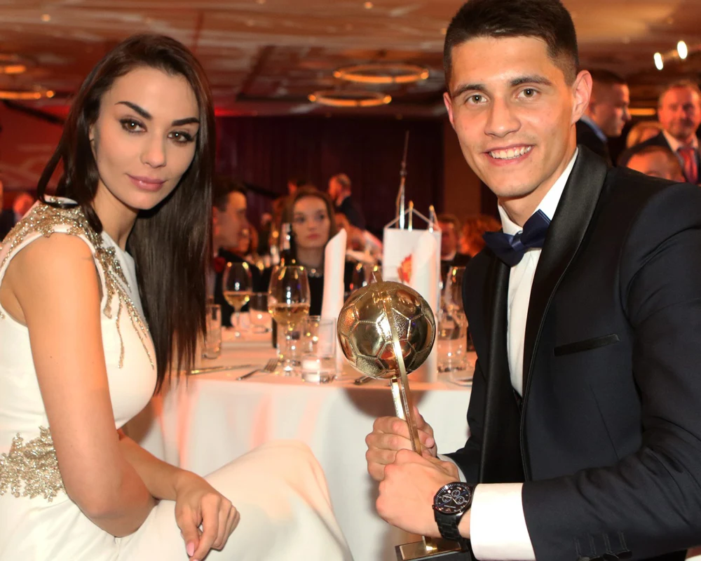 Bartosz Kapustka z ukochaną Bartosz Kapustka z ukochaną