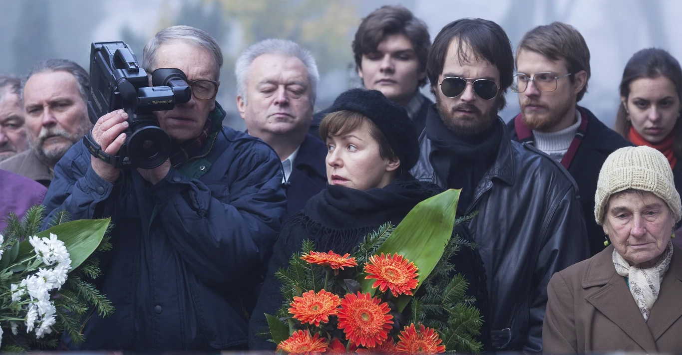 Andrzej Seweryn, Aleksandra Konieczna i Dawid Ogrodnik w filmie "Ostatnia rodzina" Andrzej Seweryn, Aleksandra Konieczna i Dawid Ogrodnik w filmie "Ostatnia rodzina"
