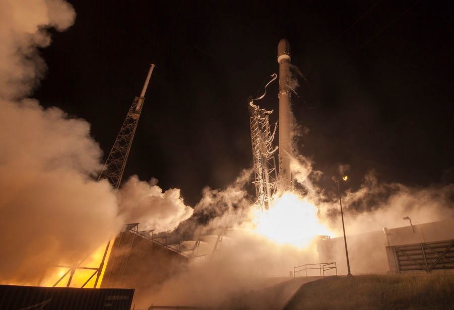 SpaceX ma kłopoty po wybuchu rakiety Falcon 9