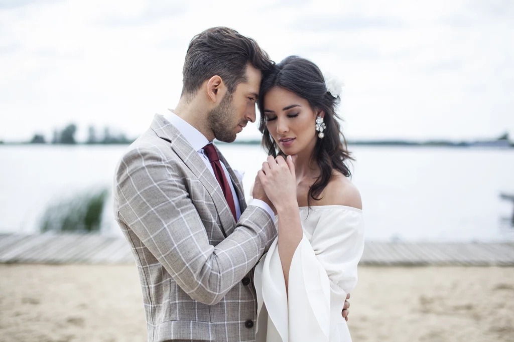 W sesji udział wzięli Miss Polski 2010 – Agata Szewioła i Mister Polski 2014 – Rafał Maślak. W sesji udział wzięli Miss Polski 2010 – Agata Szewioła i Mister Polski 2014 – Rafał Maślak.
