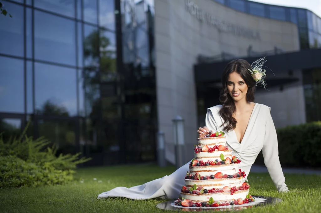 W sesji udział wzięli Miss Polski 2010 – Agata Szewioła i Mister Polski 2014 – Rafał Maślak. W sesji udział wzięli Miss Polski 2010 – Agata Szewioła i Mister Polski 2014 – Rafał Maślak.
