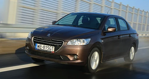 PEUGEOT 301 to bliźniak C-Elysee. Kosztuje co najmniej 41 900 zł. PEUGEOT 301 to bliźniak C-Elysee. Kosztuje co najmniej 41 900 zł.