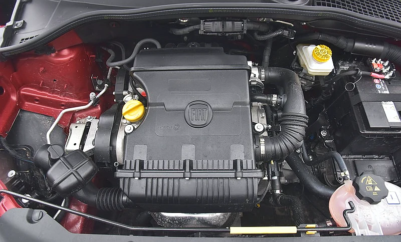 Bazowa jednostka 1.4 zapewnia nie najlepsze osiągi, ale za to jest dobrze wyciszona i zużywa nieduże ilości benzyny. Bazowa jednostka 1.4 zapewnia nie najlepsze osiągi, ale za to jest dobrze wyciszona i zużywa nieduże ilości benzyny.