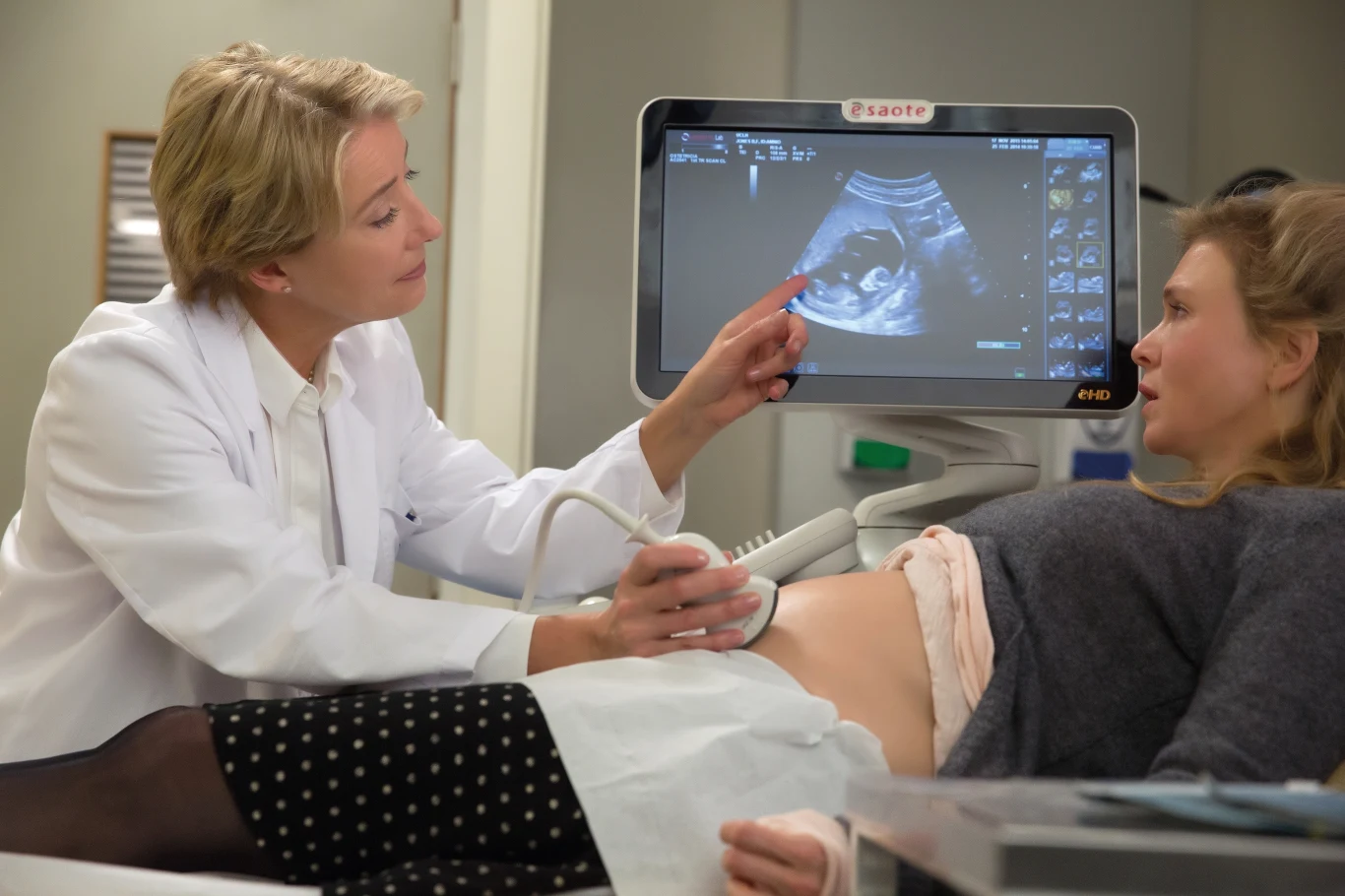 Emma Thompson i Renée Zellweger w scenie z filmu "Bridget Jones 3"