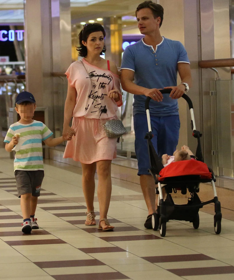 Kasia Cichopek z rodziną Kasia Cichopek z rodziną