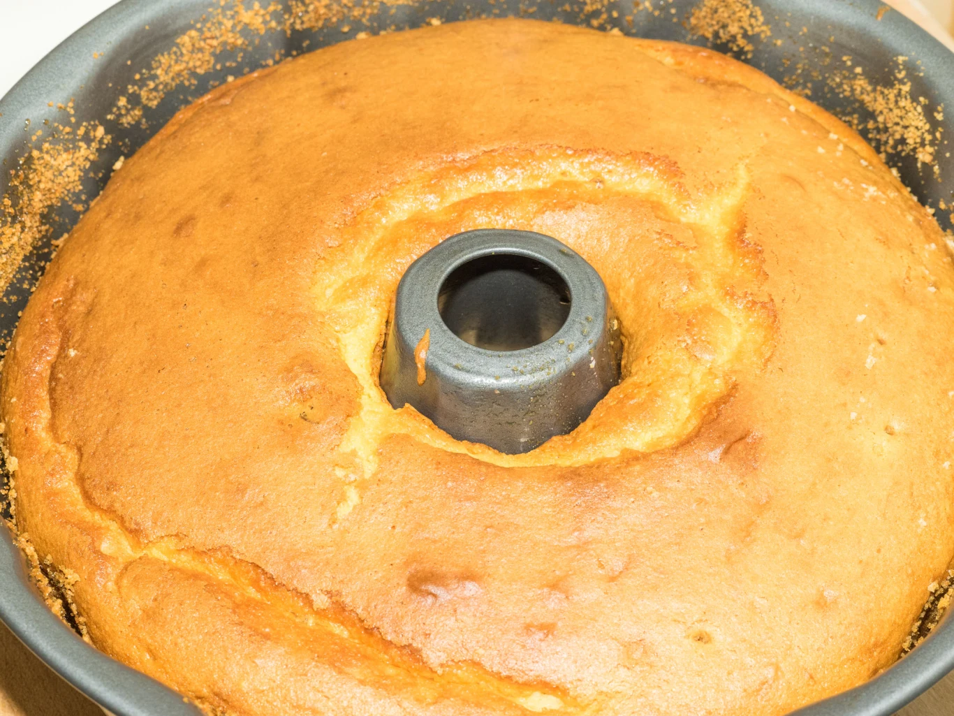 Babka wielkanocna z rozmarynem, to oryginalny, ale sprawdzony przepis Babka wielkanocna z rozmarynem, to oryginalny, ale sprawdzony przepis