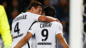 Grzegorz Krychowiak i Edinson Cavani podczas meczu z Caen