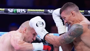 Krzysztof Głowacki (L) i Ukrainiec Ołeksandr Usyk (P), podczas walki o mistrzowski pas federacji WBO w kategorii junior ciężkiej