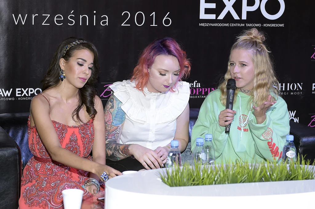 Blogerki na modowej imprezce w Warszawie Blogerki na modowej imprezce w Warszawie