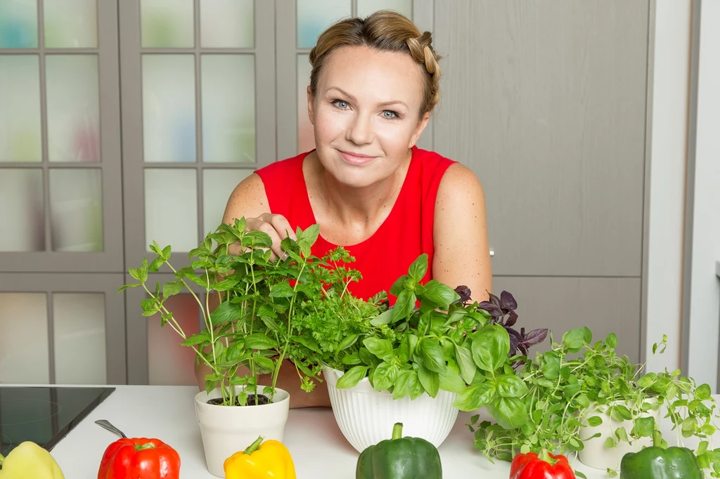 Anna Guzik - prowadząca program "Grzeszki na widelcu"