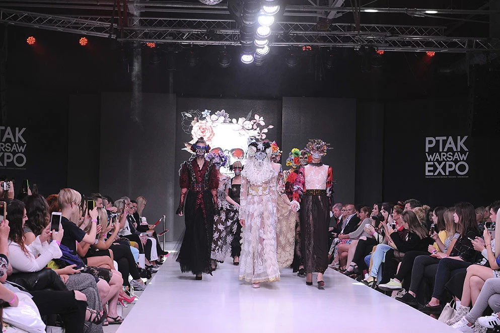 Imprezę uświetniły największe gwiazdy światowej mody: Patrizia Gucci, Aghata Ruiz de la Prada oraz Anna Fendi. Imprezę uświetniły największe gwiazdy światowej mody: Patrizia Gucci, Aghata Ruiz de la Prada oraz Anna Fendi.