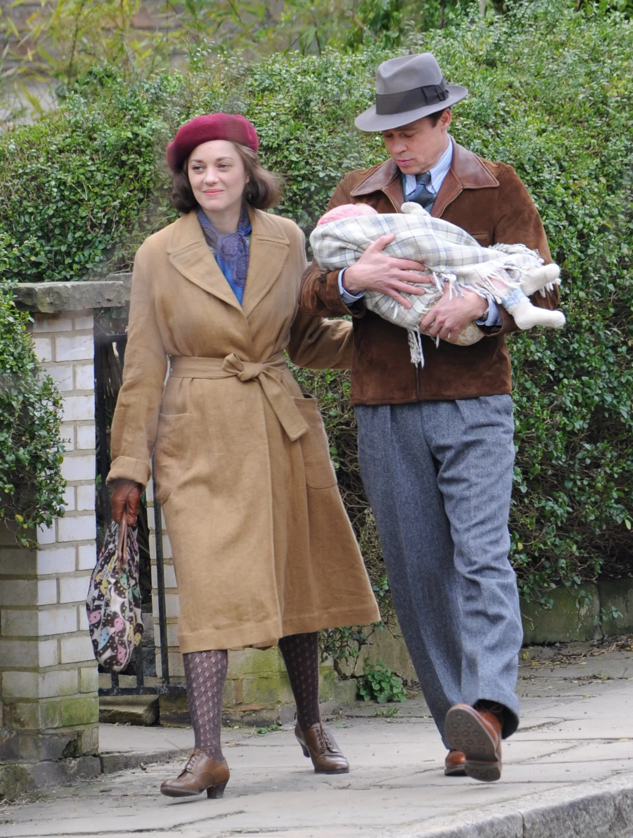 Marion Cotillard i Brad Pitt na planie filmu "Sprzymierzeni" Marion Cotillard i Brad Pitt na planie filmu "Sprzymierzeni"