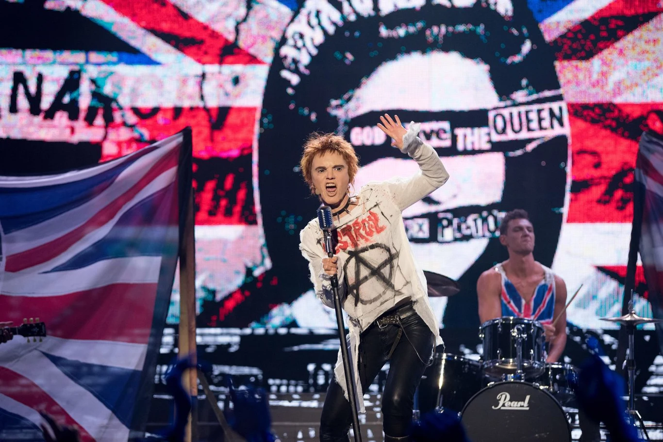 Olga Borys przeistoczyła się w legendarnego muzyka Sex Pistols Johnny'ego Rottena w kontrowersyjnym utworze "God Save The Queen". - Jesteś aktorzyca 200 procent z krwi i kości - chwaliła Olgę po występie Katarzyna Skrzynecka.