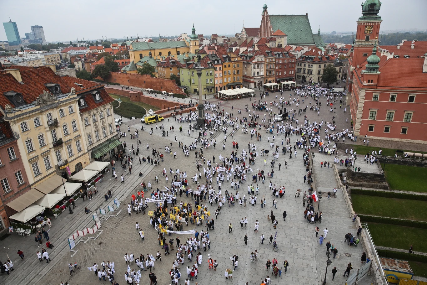 Manifestacja przejdzie z pl. Zamkowego, Krakowskim Przedmieściem do ulicy Świętokrzyskiej i dalej Marszałkowską do pl. Konstytucji, gdzie ustawiona ma być scena i przewidywane są wystąpienia