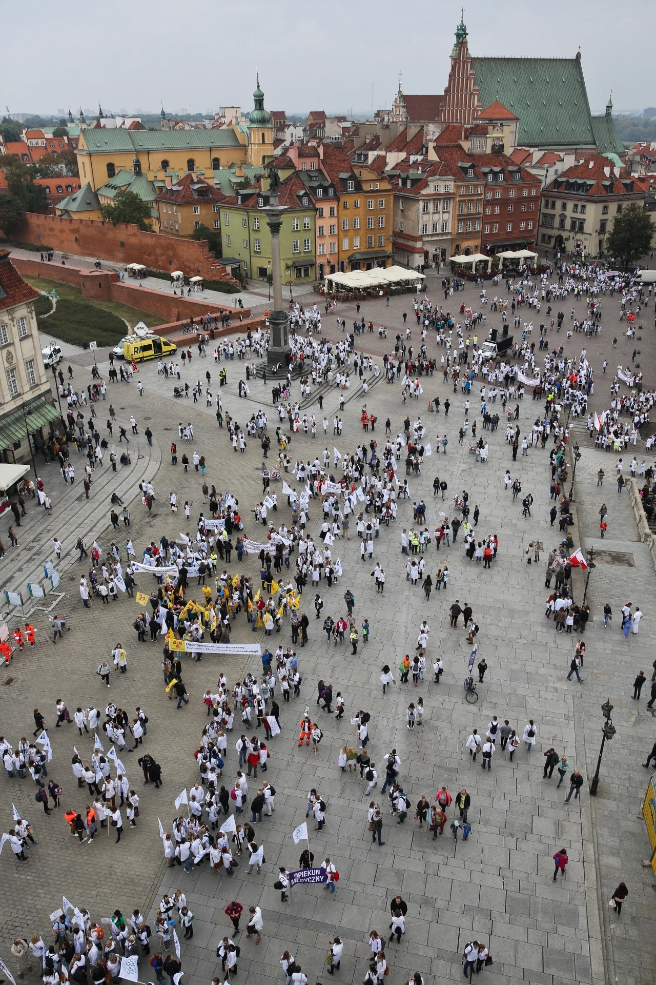 Manifestacja przejdzie z pl. Zamkowego, Krakowskim Przedmieściem do ulicy Świętokrzyskiej i dalej Marszałkowską do pl. Konstytucji, gdzie ustawiona ma być scena i przewidywane są wystąpienia