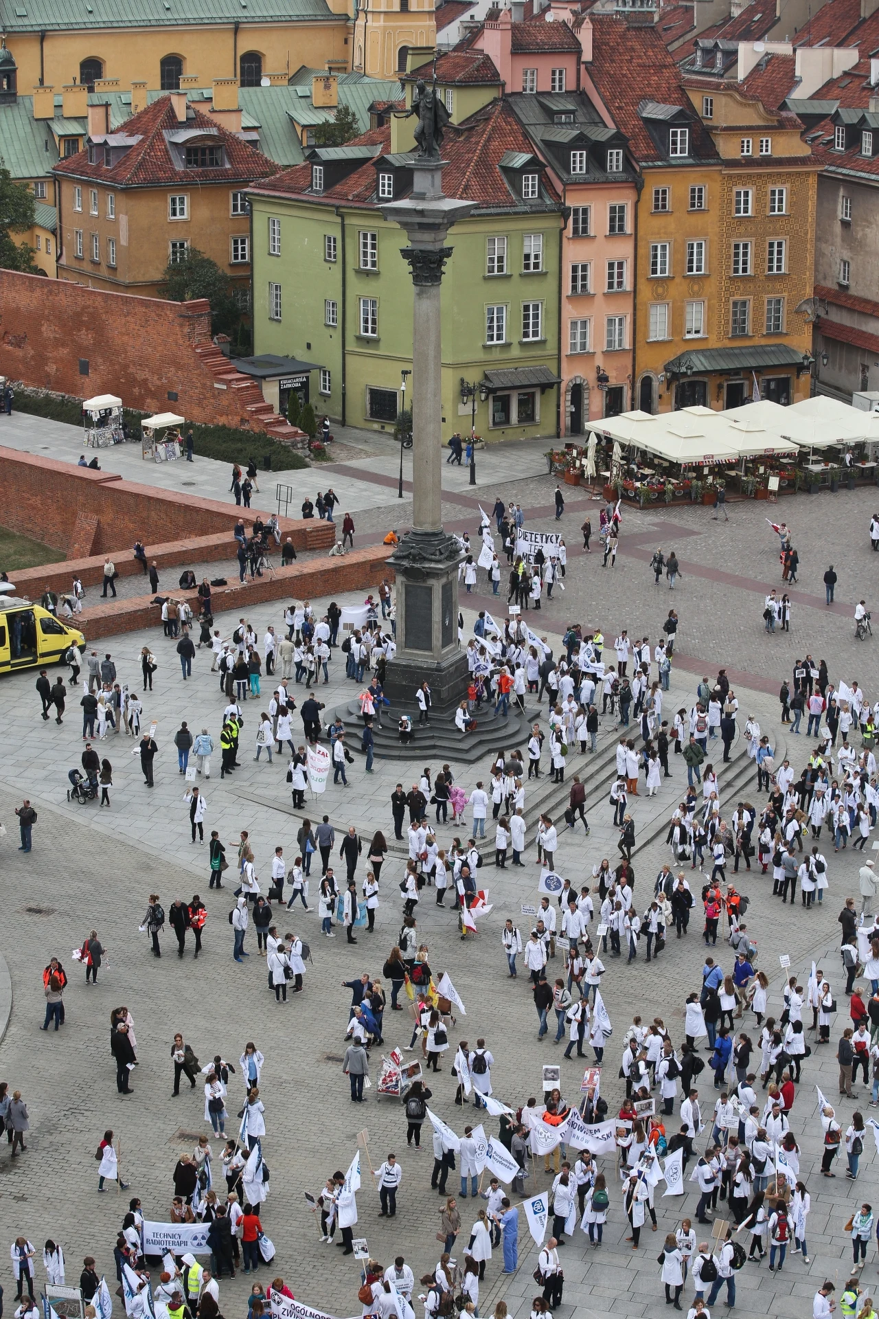 Manifestacja przejdzie z pl. Zamkowego, Krakowskim Przedmieściem do ulicy Świętokrzyskiej i dalej Marszałkowską do pl. Konstytucji, gdzie ustawiona ma być scena i przewidywane są wystąpienia